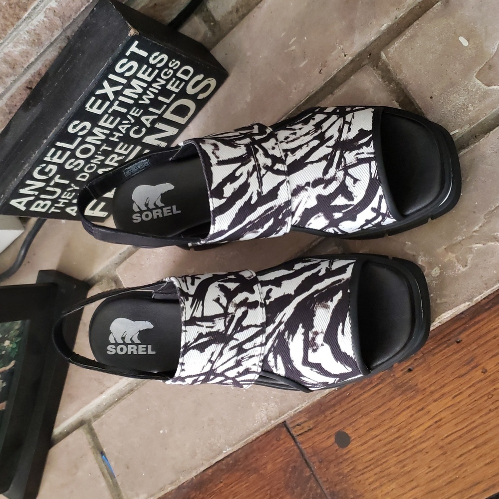 New Sorel Joanie III Black & White Print Wedge Sandals Size 7.5